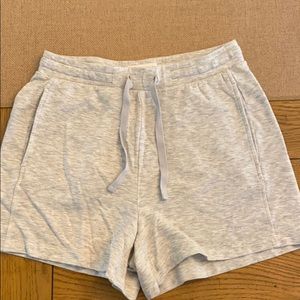 Super soft Lou & Grey shorts, size small